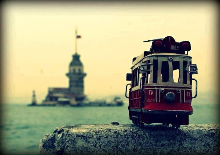Akşamüstü Tramvayları Aşk Şiirleri 2025