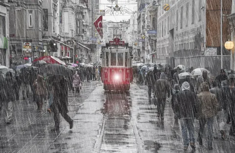 Yağmur Altında İstanbul Sokakları Umut Şiirleri 2025